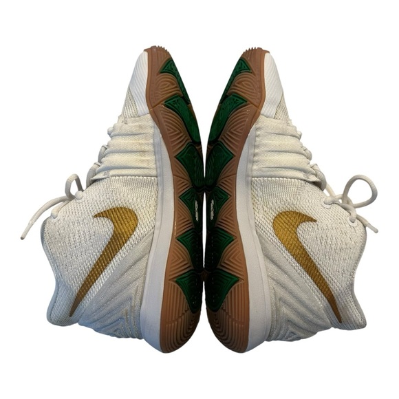 Nike Kyrie 5 GS basketball shoes. Boys size 5 White with Metallic Gold Swoosh - Picture 4 of 9